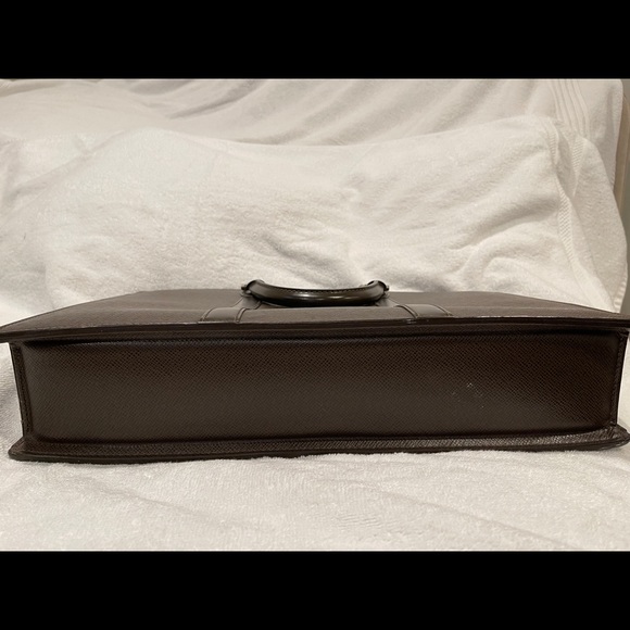 Authentic gently used Mens Louis Viutton Briefcase - Picture 5 of 13